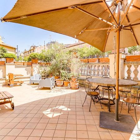 Colosseum Terrace Apartment Rzym Zewnętrze zdjęcie